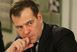 Люди пишут Медведеву